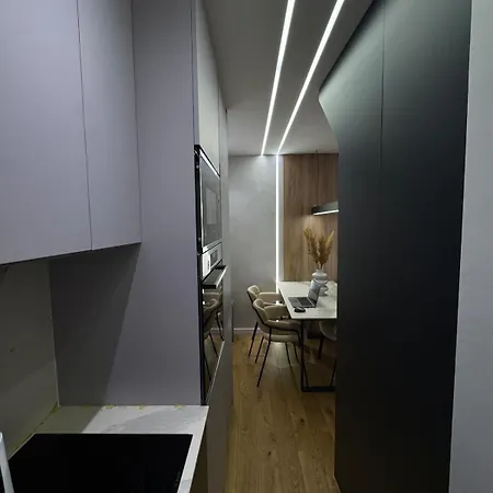 2br-city Center View-church Of Sts-mother Theresa Апартаменты